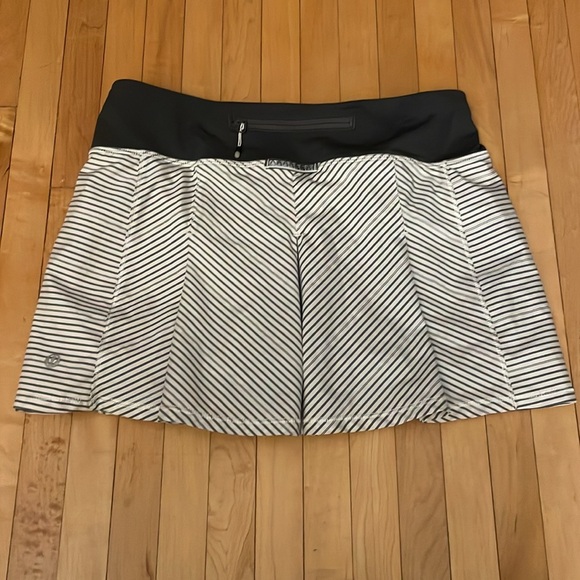 Lululemon Gray Fast Cat Skirt Size 4 VGUC - Picture 8 of 16